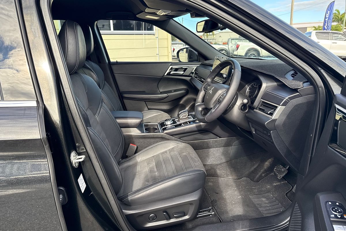 2023 Mitsubishi Outlander LS Black Edition ZM