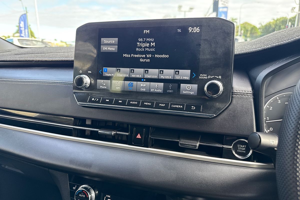 2023 Mitsubishi Outlander LS Black Edition ZM