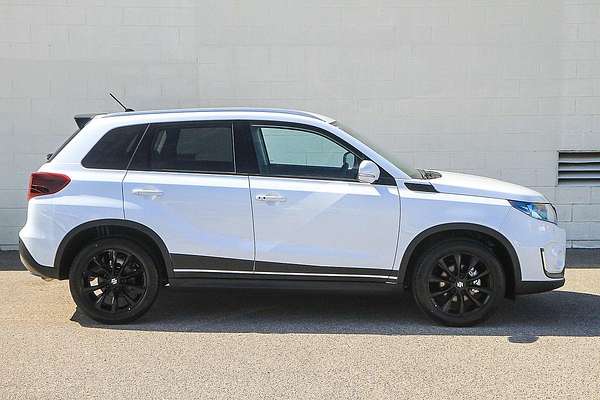 2023 Suzuki Vitara Turbo Shadow LY Series II