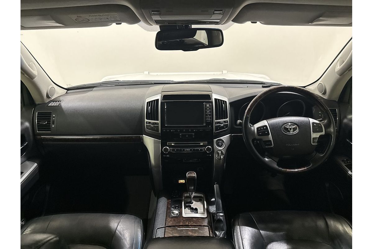 2013 Toyota Landcruiser Sahara VDJ200R