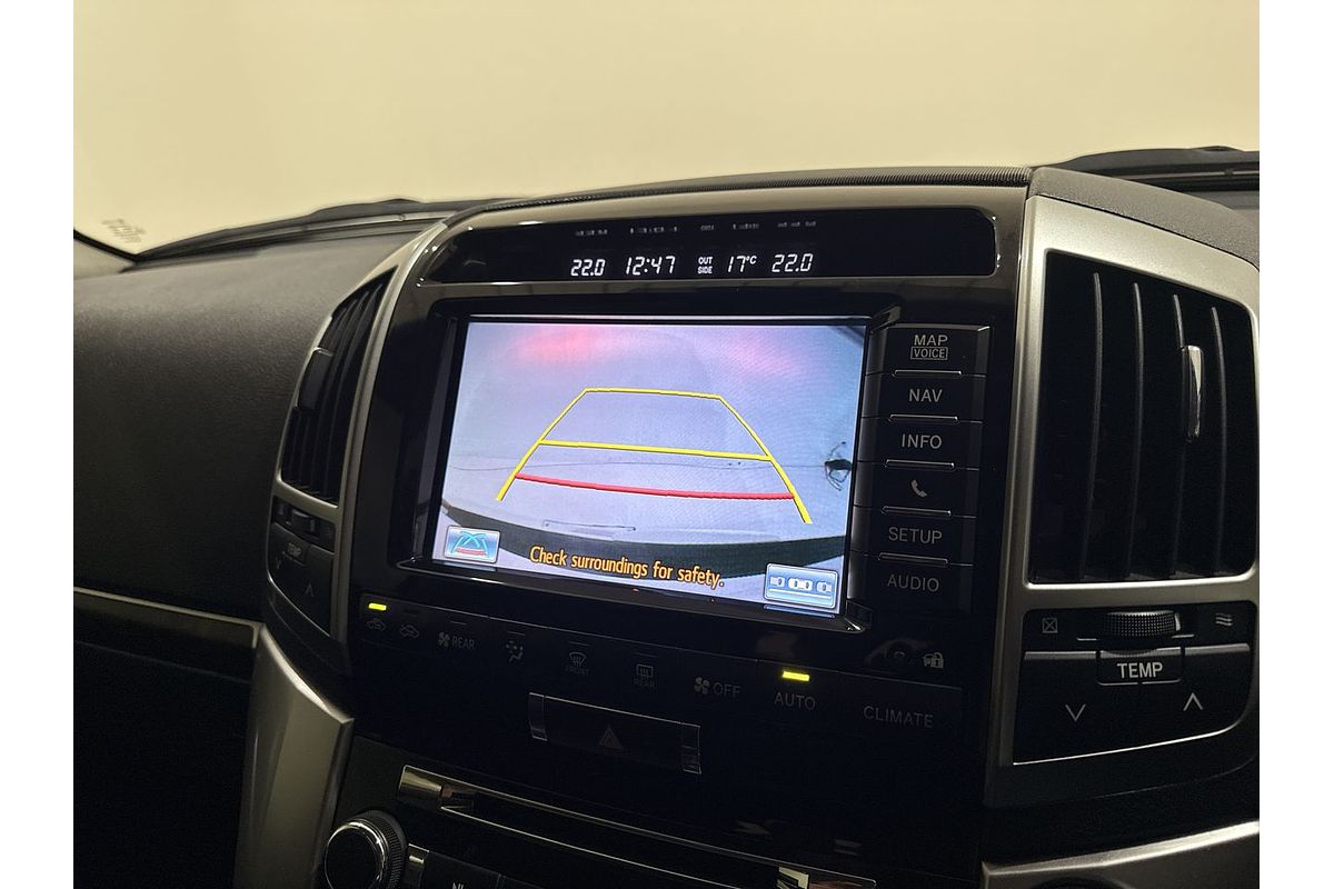 2013 Toyota Landcruiser Sahara VDJ200R