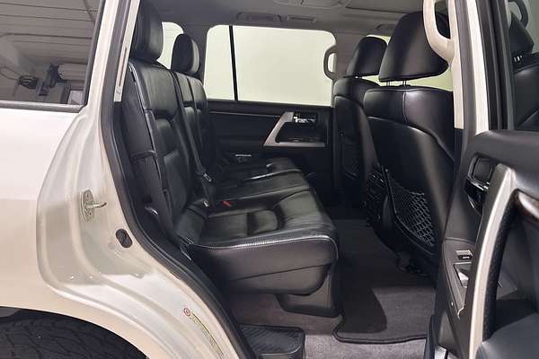 2013 Toyota Landcruiser Sahara VDJ200R