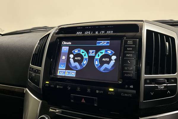 2013 Toyota Landcruiser Sahara VDJ200R