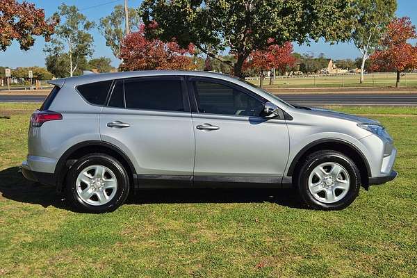 2018 Toyota RAV4 GX ZSA42R