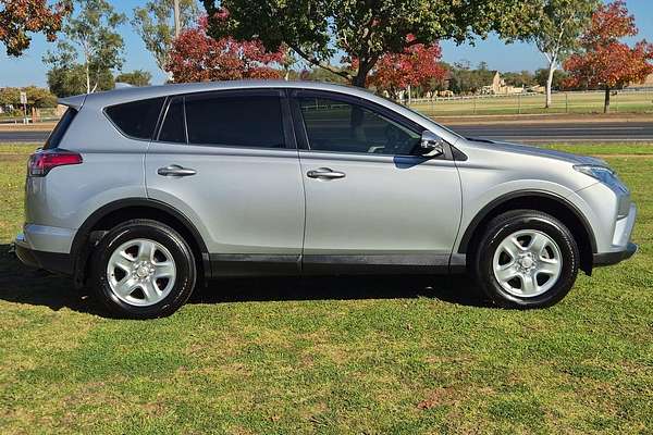 2018 Toyota RAV4 GX ZSA42R