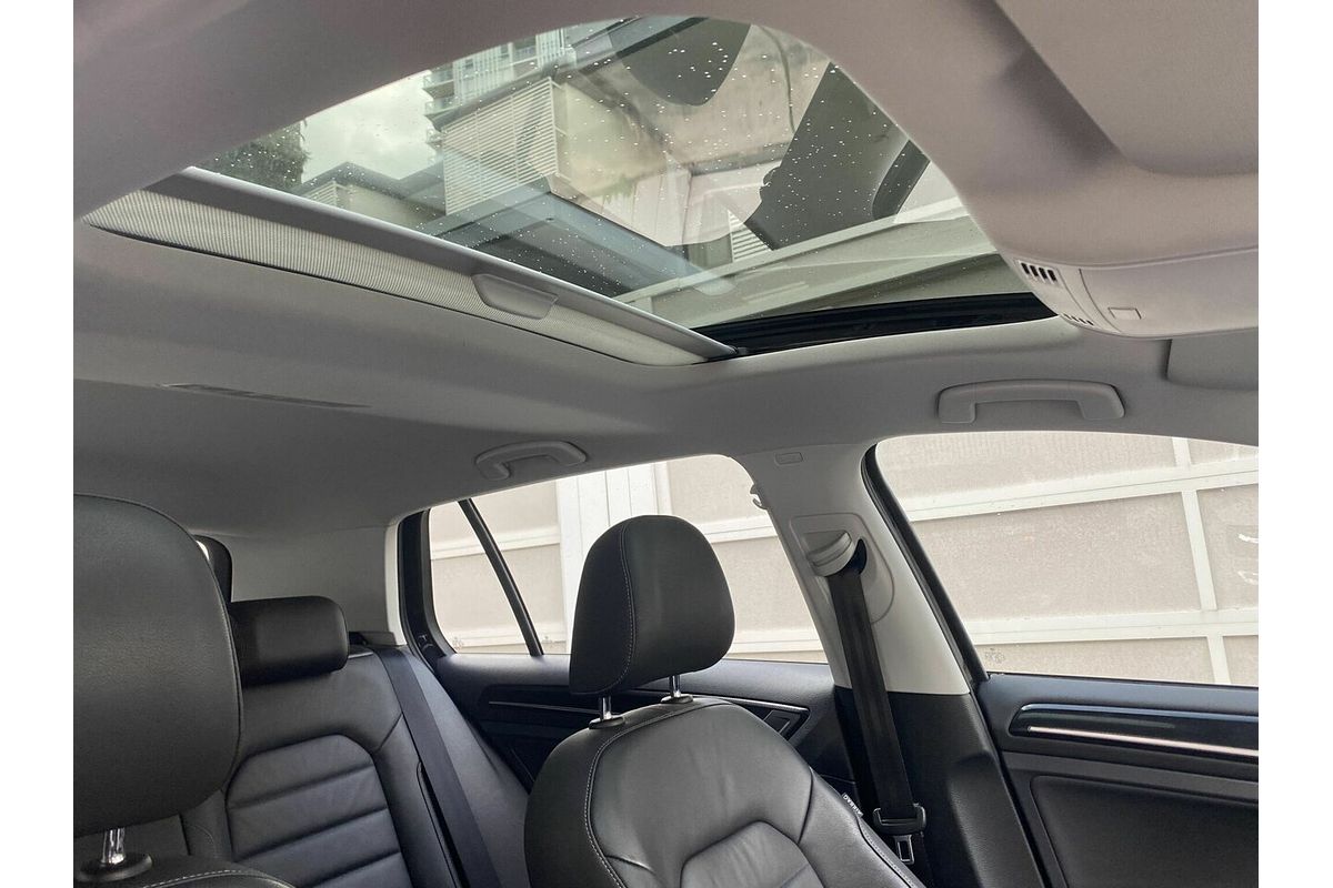 2014 Volkswagen Golf 103TSI Highline 7
