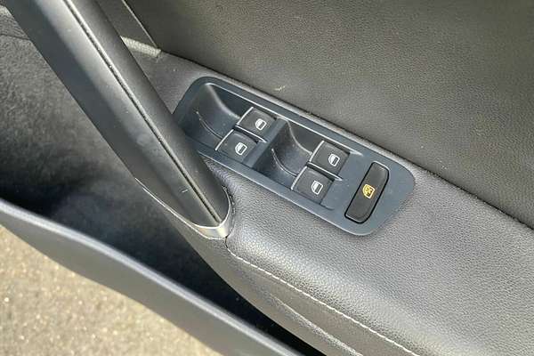 2014 Volkswagen Golf 103TSI Highline 7