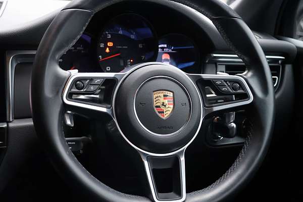 2021 Porsche Macan 95B