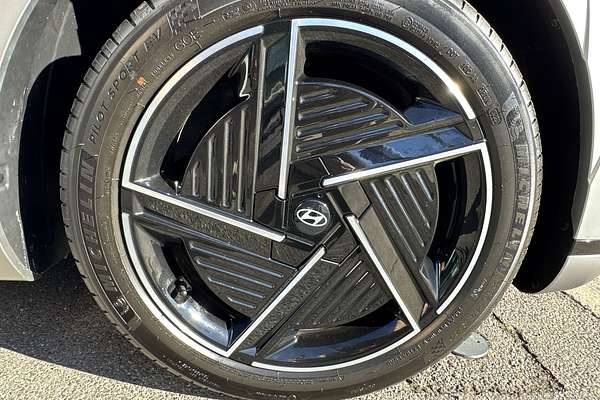 2024 Hyundai IONIQ 5 DYNAMIQ NE.V5