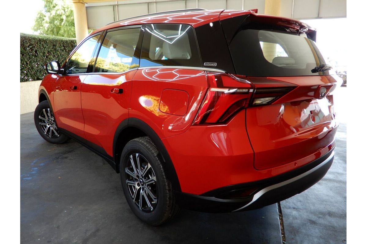 2025 Mahindra XUV700 AX7L MY25