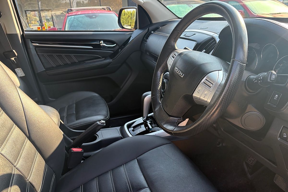 2020 Isuzu MU-X LS-T