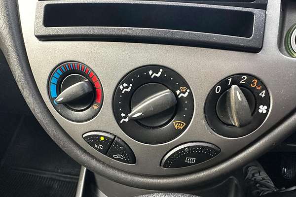2003 Ford Focus LX LR