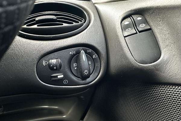 2003 Ford Focus LX LR