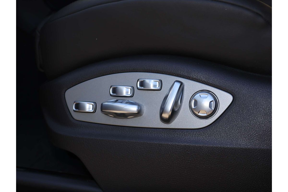 2015 Porsche Macan Turbo 95B