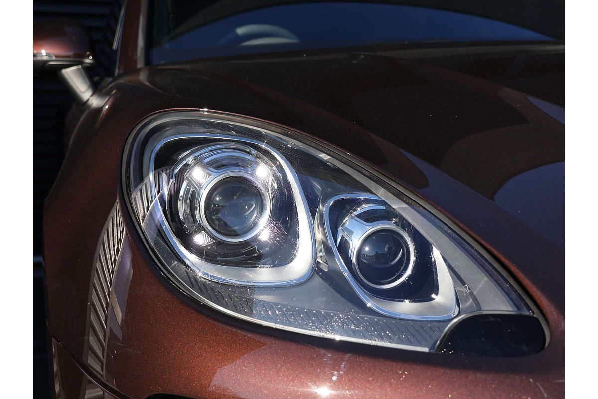 2015 Porsche Macan Turbo 95B