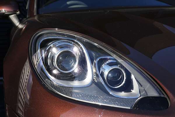 2015 Porsche Macan Turbo 95B