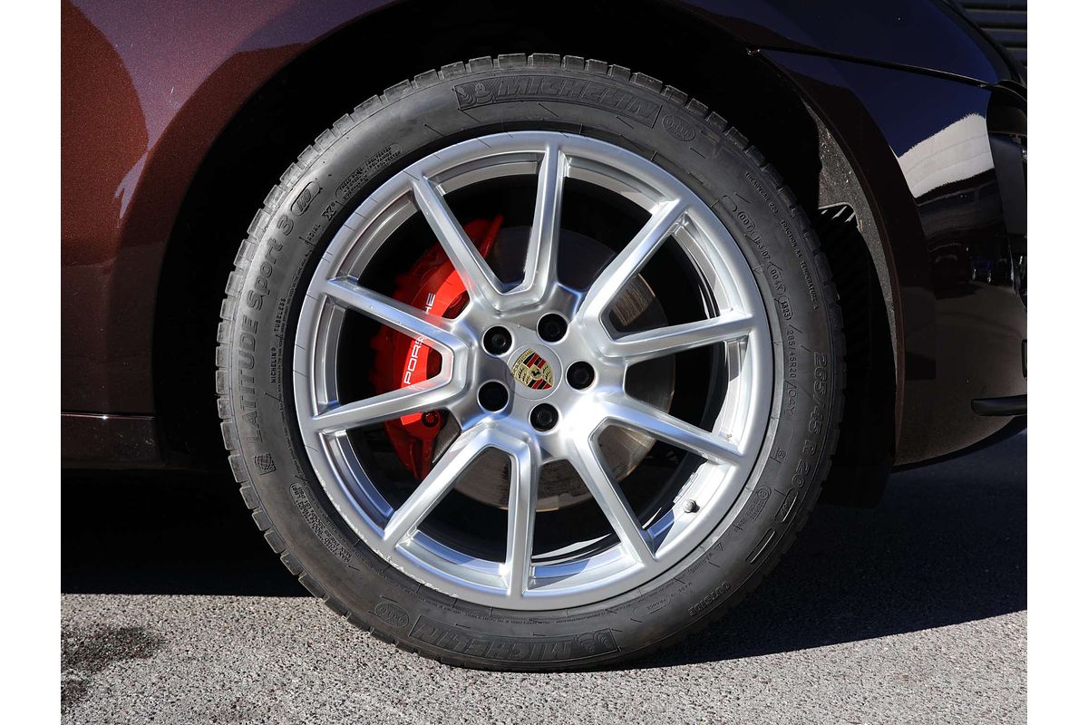 2015 Porsche Macan Turbo 95B