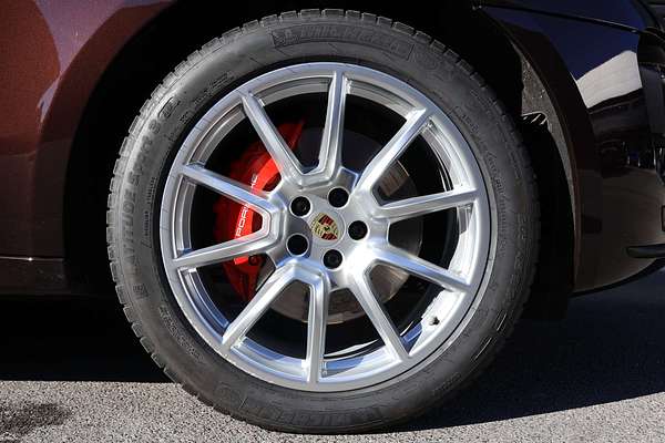 2015 Porsche Macan Turbo 95B
