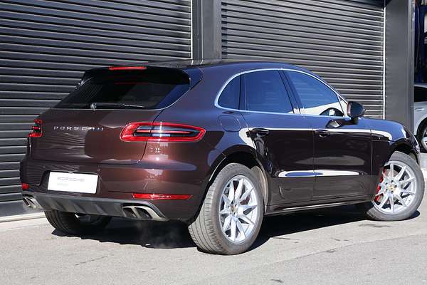 2015 Porsche Macan Turbo 95B