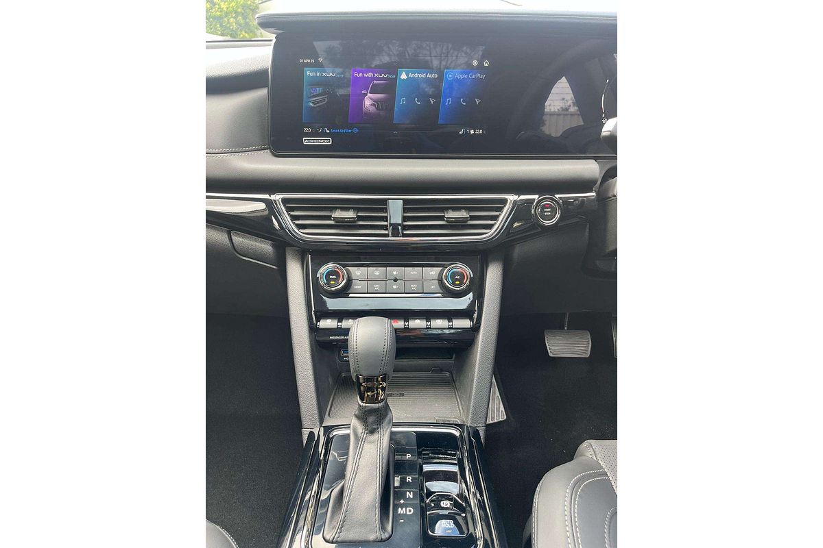 2025 Mahindra XUV700 AX7L