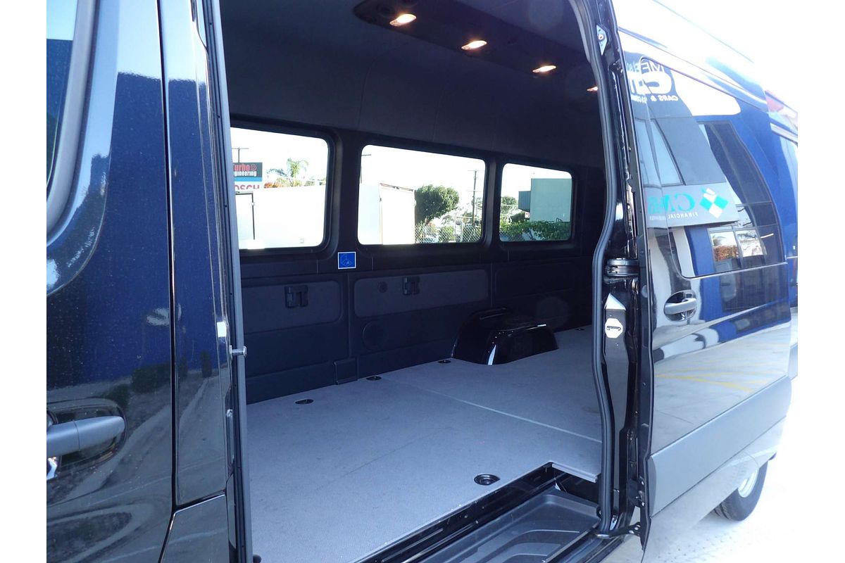 2023 Mercedes-Benz Sprinter 517CDI VS30