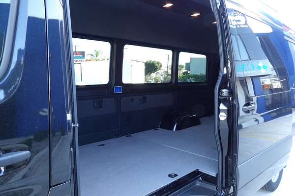 2023 Mercedes-Benz Sprinter 517CDI VS30