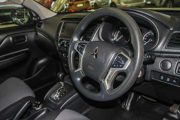 2022 Mitsubishi Triton GLX MR 4X4