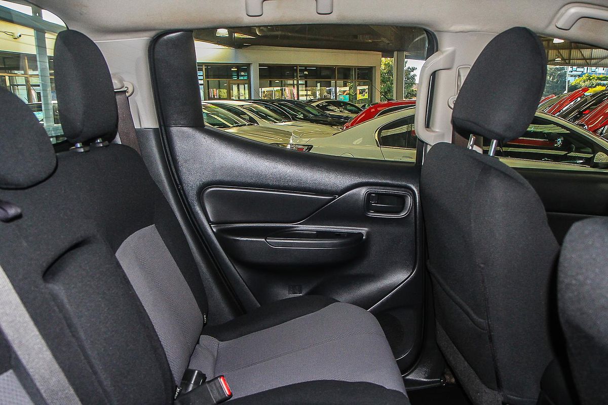 2022 Mitsubishi Triton GLX MR 4X4