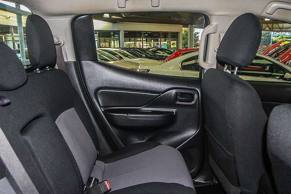 2022 Mitsubishi Triton GLX MR 4X4