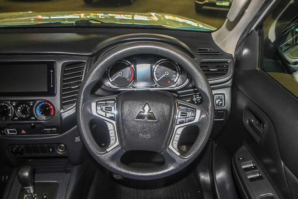 2022 Mitsubishi Triton GLX MR 4X4