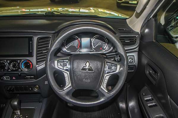 2022 Mitsubishi Triton GLX MR 4X4