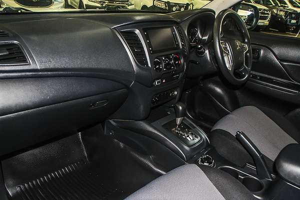 2022 Mitsubishi Triton GLX MR 4X4