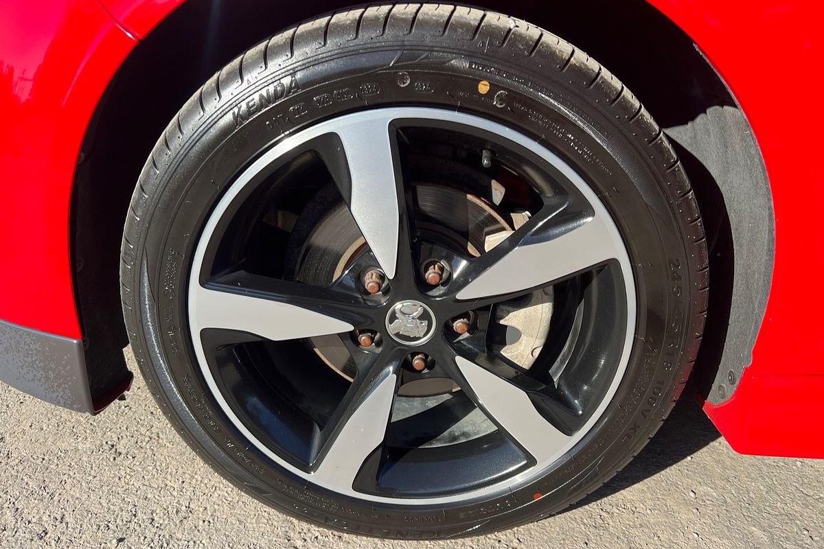 2016 Holden Commodore SV6 Black VF Series II