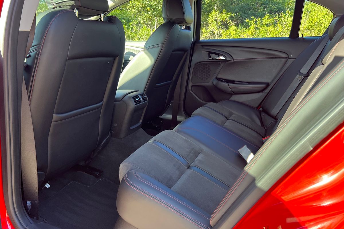 2016 Holden Commodore SV6 Black VF Series II