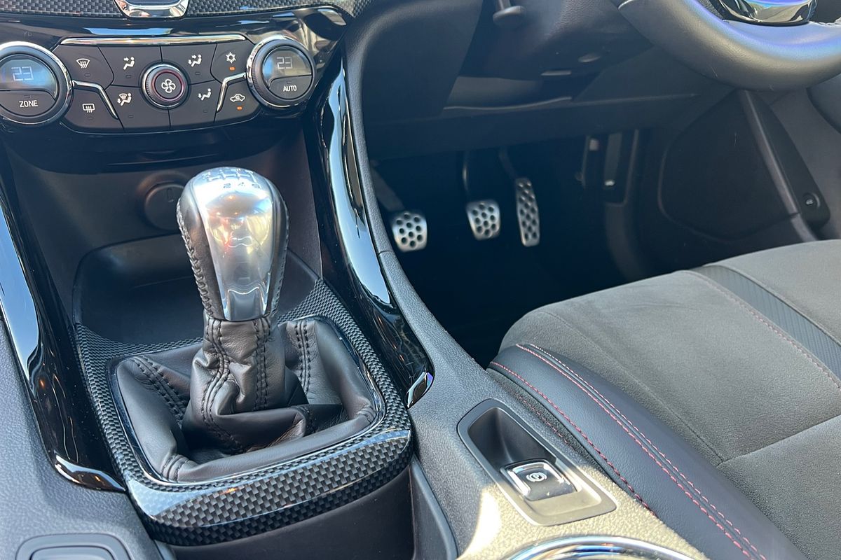 2016 Holden Commodore SV6 Black VF Series II