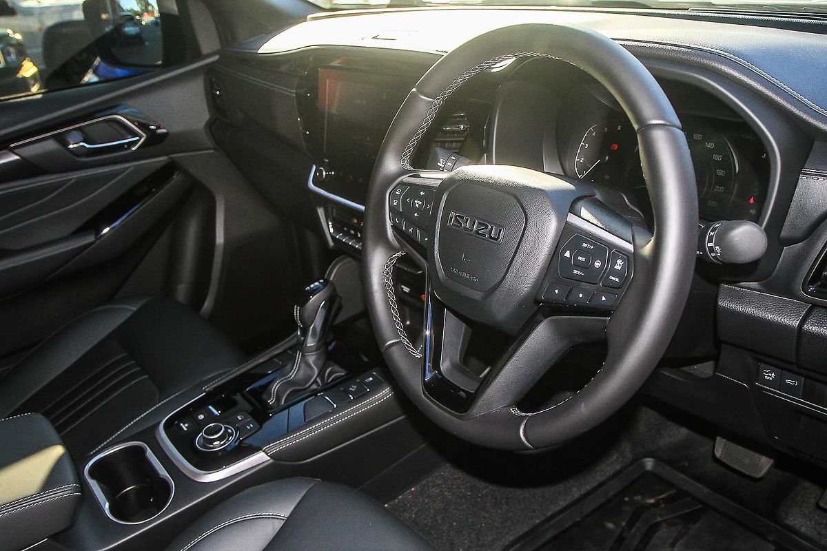 2025 Isuzu MU-X LS-T