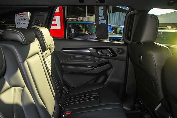 2025 Isuzu MU-X LS-T