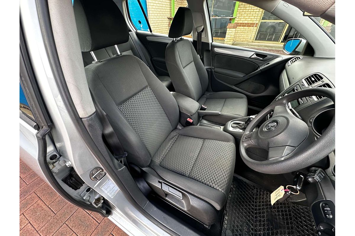 2011 Volkswagen Golf 77TSI VI