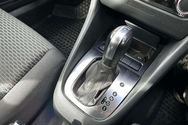 2011 Volkswagen Golf 77TSI VI