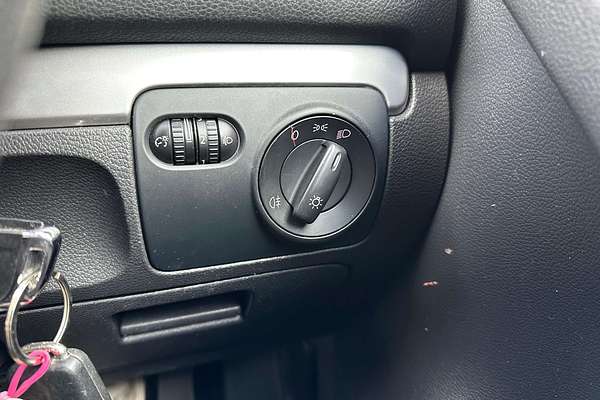 2011 Volkswagen Golf 77TSI VI