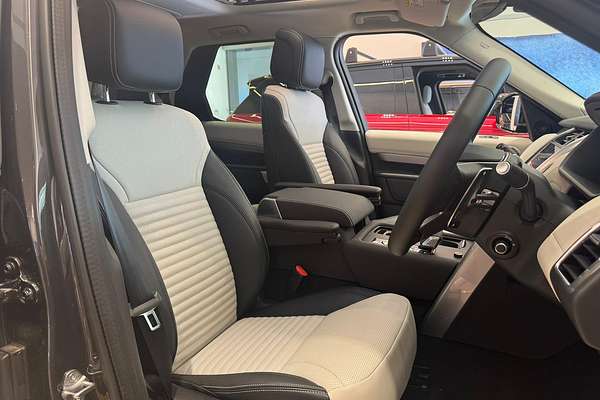 2024 Land Rover Discovery D350 Dynamic SE Series 5