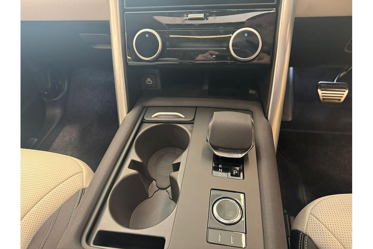2024 Land Rover Discovery D350 Dynamic SE Series 5
