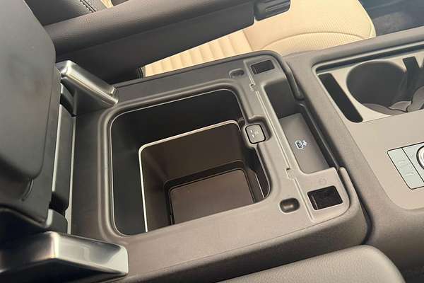 2024 Land Rover Discovery D350 Dynamic SE Series 5