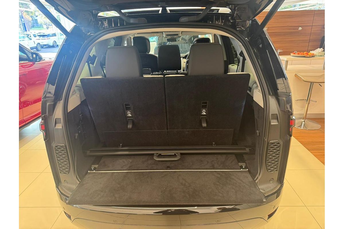 2024 Land Rover Discovery D350 Dynamic SE Series 5