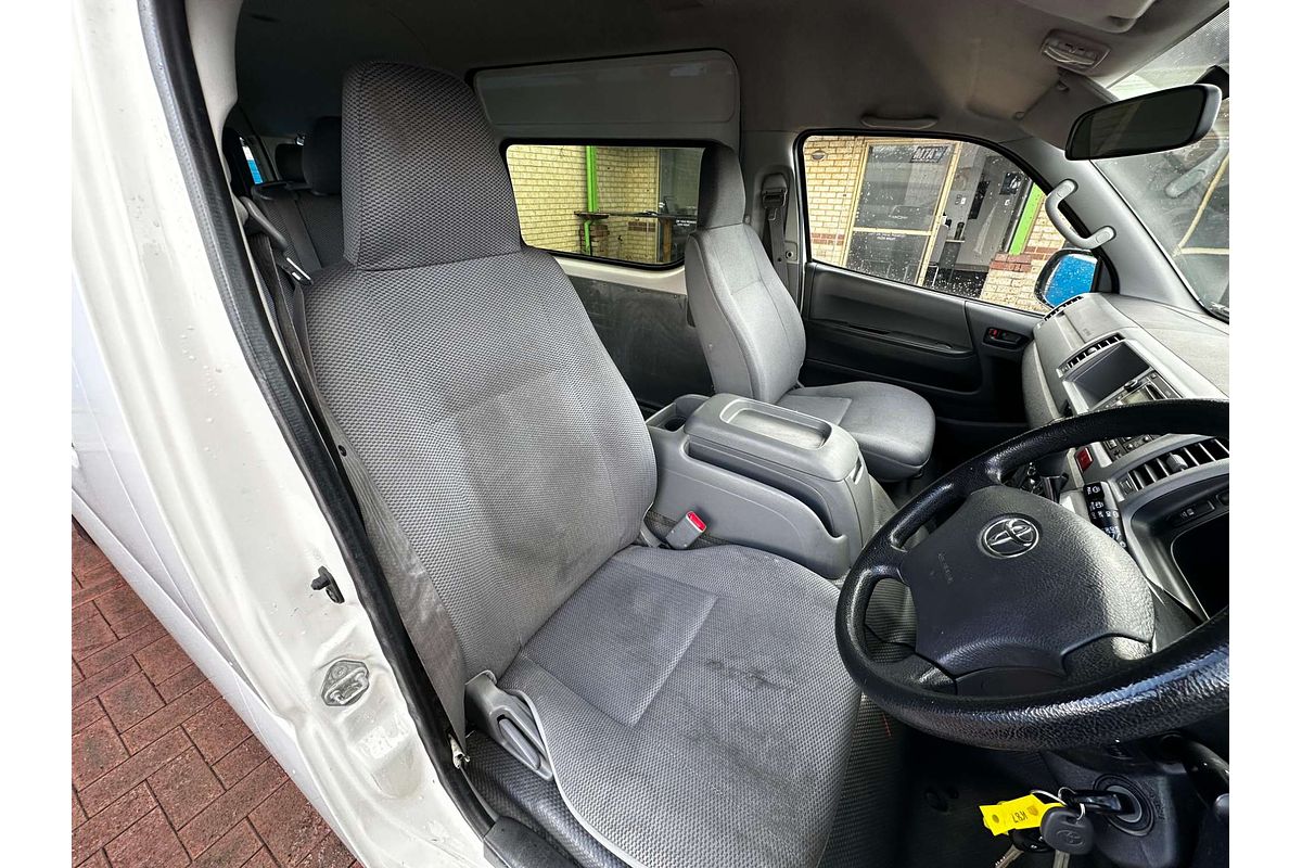 2010 Toyota Hiace Commuter TRH223R