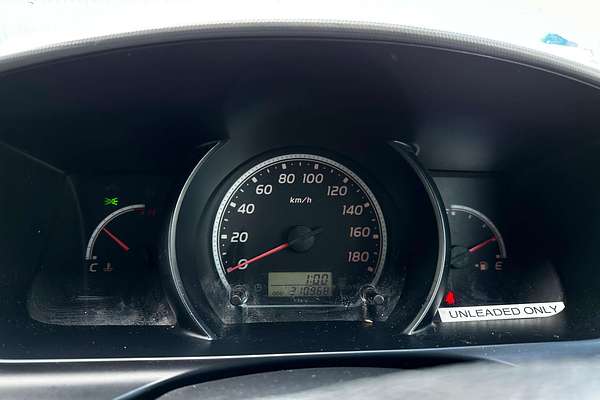 2010 Toyota Hiace Commuter TRH223R