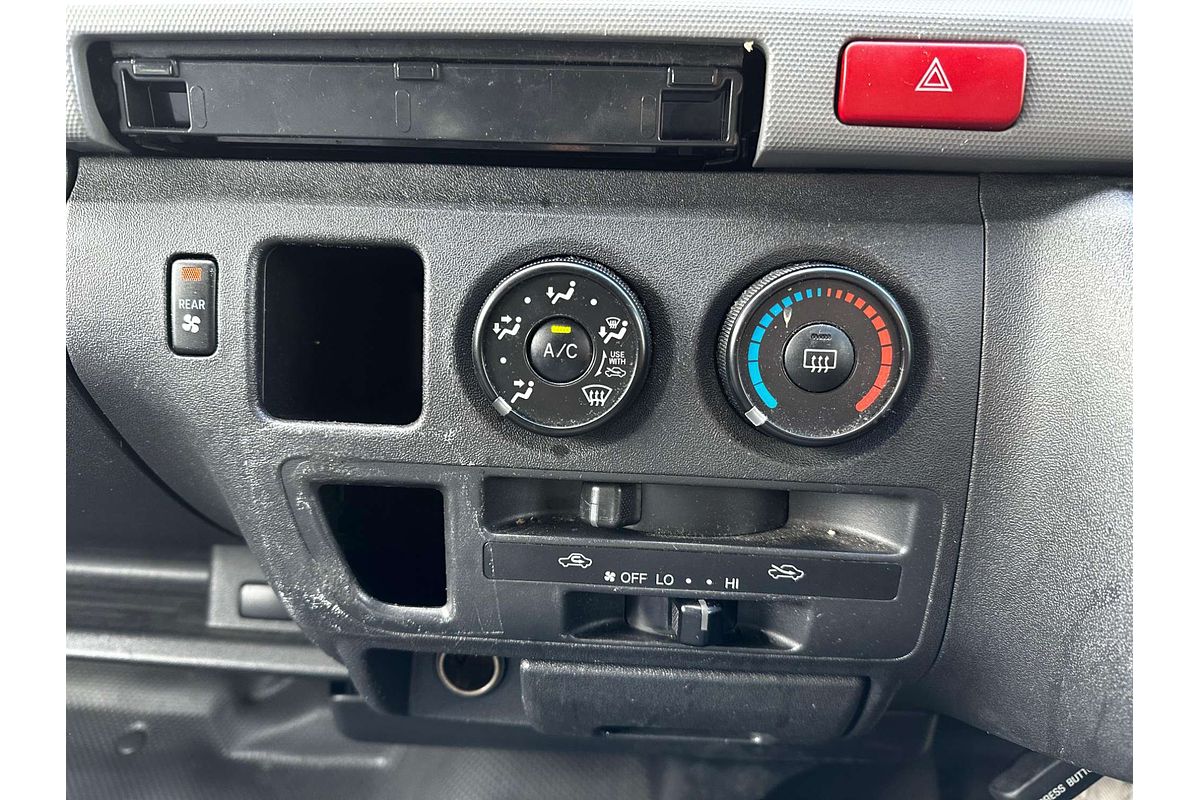 2010 Toyota Hiace Commuter TRH223R