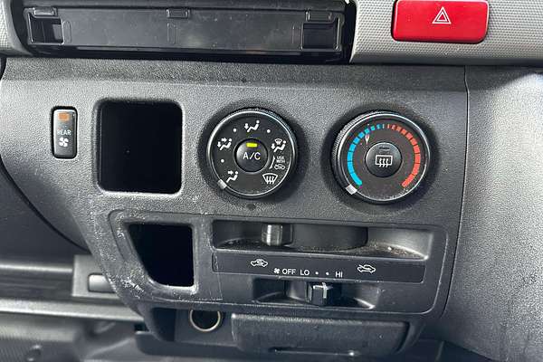 2010 Toyota Hiace Commuter TRH223R
