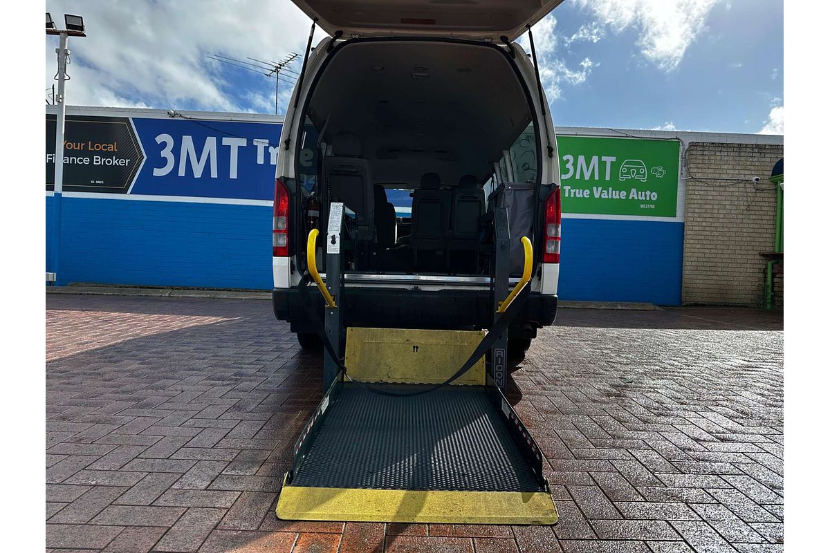 2010 Toyota Hiace Commuter TRH223R