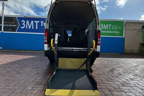 2010 Toyota Hiace Commuter TRH223R